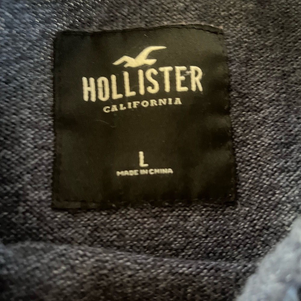 Hollister Navy, White, and Red Crewneck Sweater - Picture 2 of 3